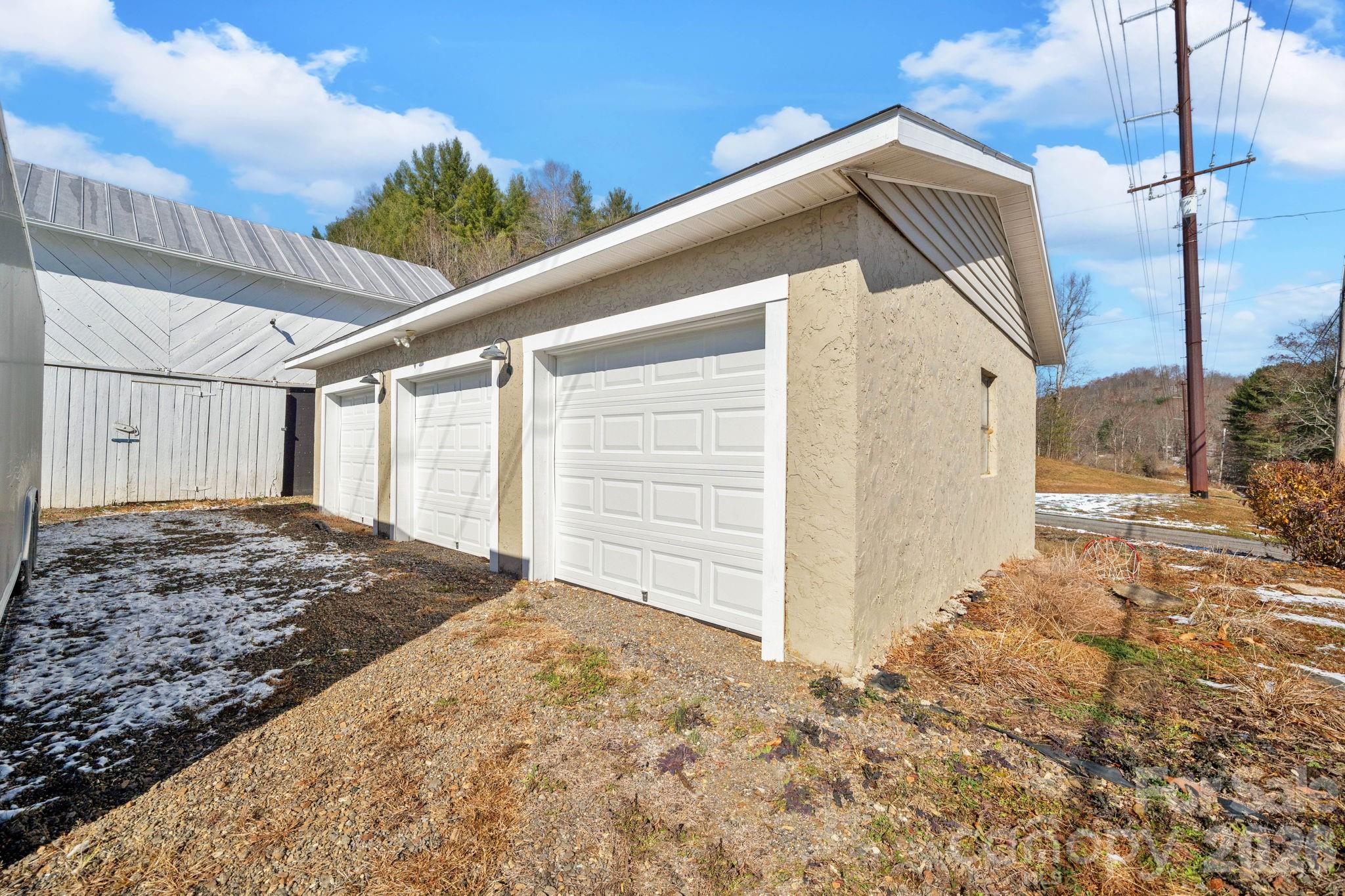 2581 Double Island Road Burnsville NC 28740