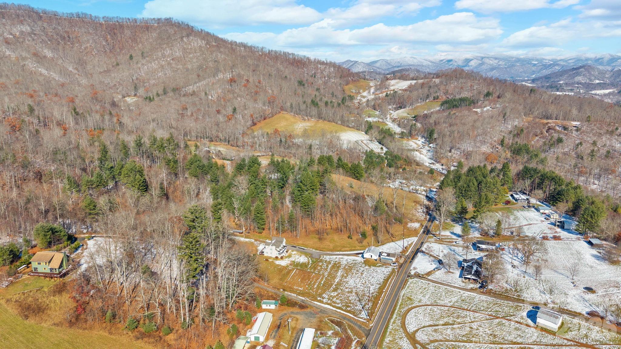 2581 Double Island Road Burnsville NC 28740
