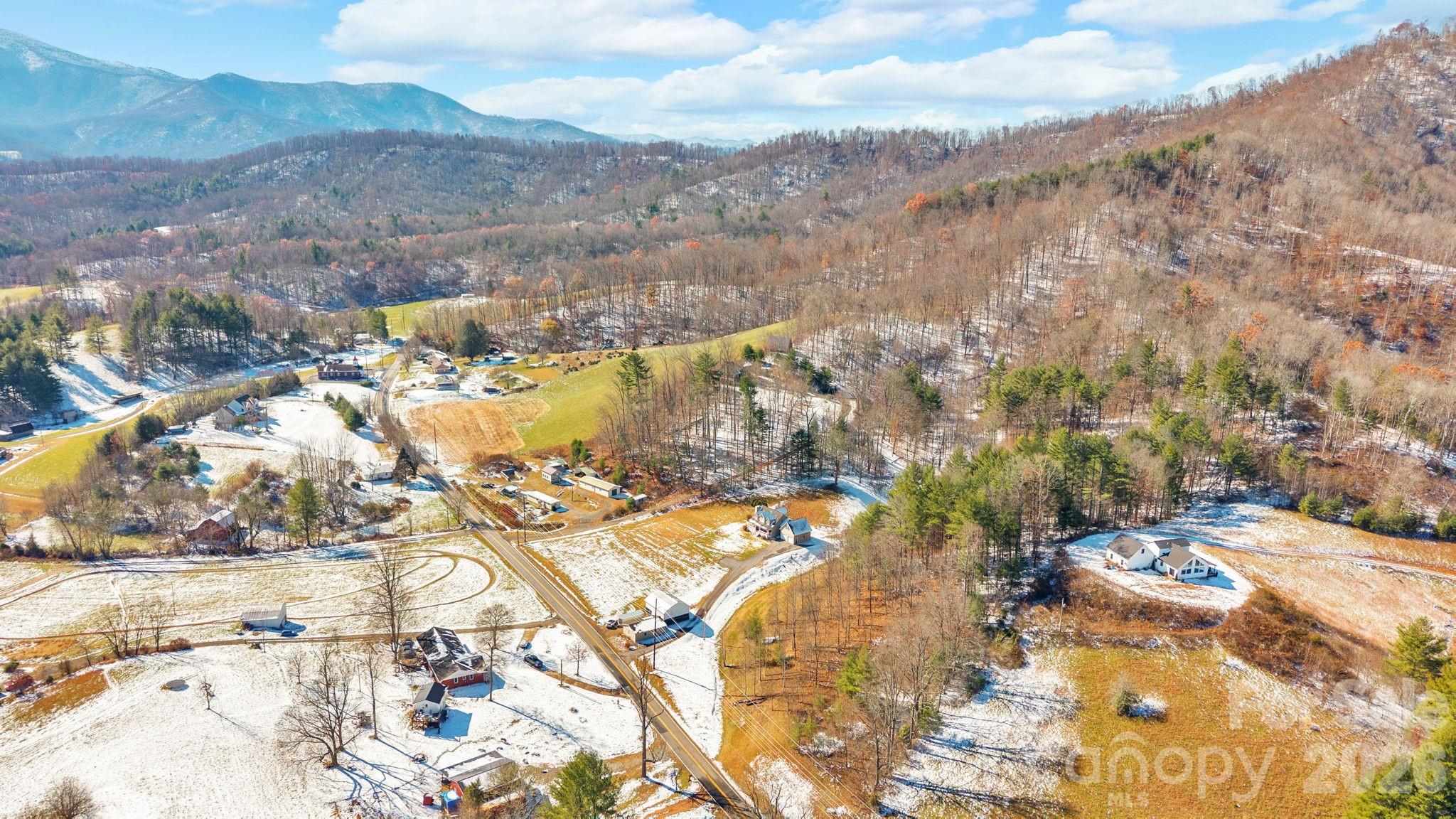 2581 Double Island Road Burnsville NC 28740