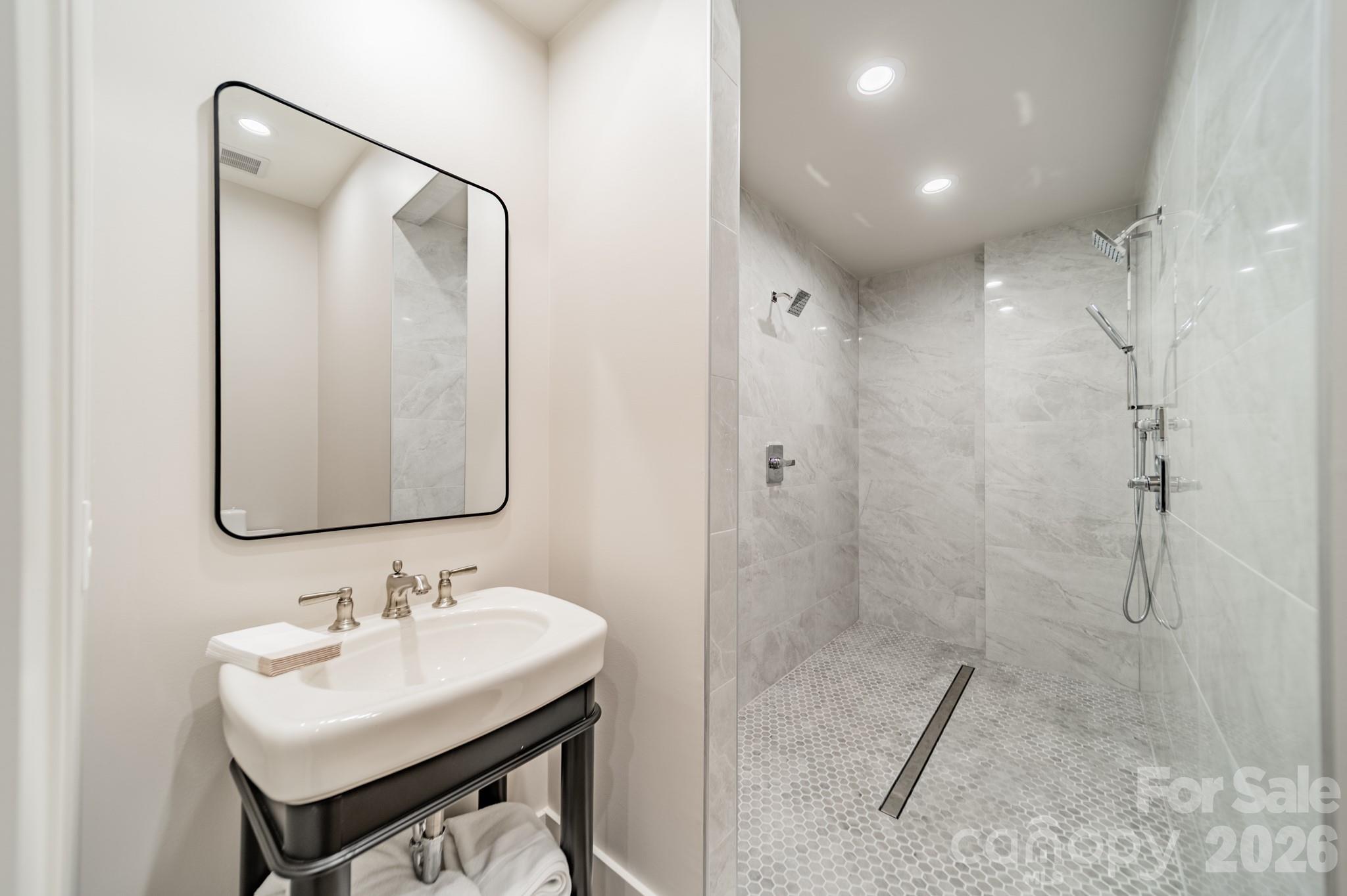 3319 Gresham Place Charlotte NC 28211