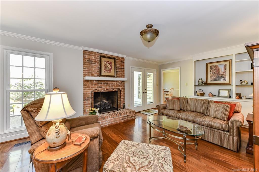 2349 Hopecrest Drive Charlotte NC 28210