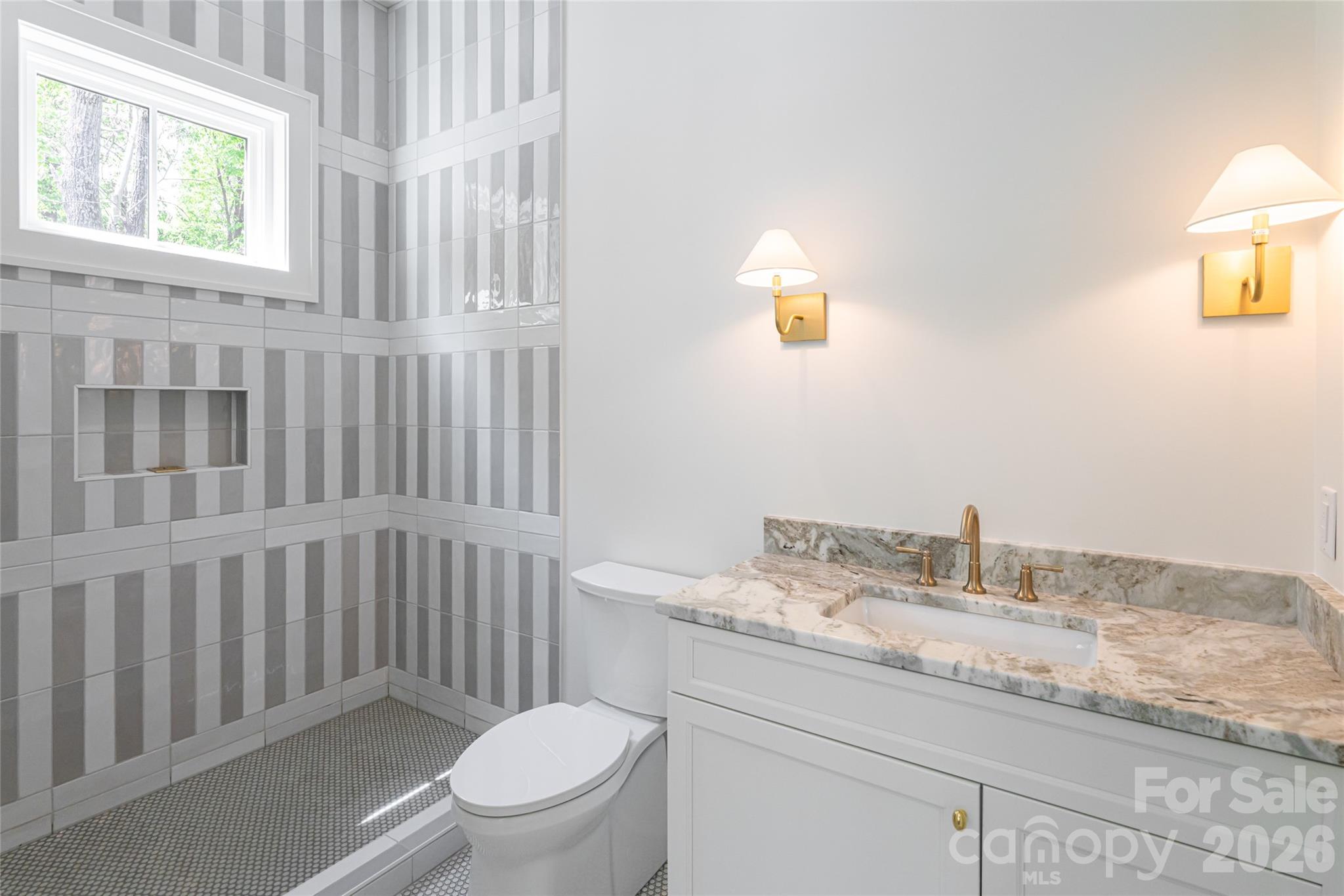 99 Little Cherokee Ridge Hendersonville NC 28739