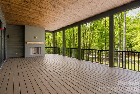 99 Little Cherokee Ridge Hendersonville NC 28739