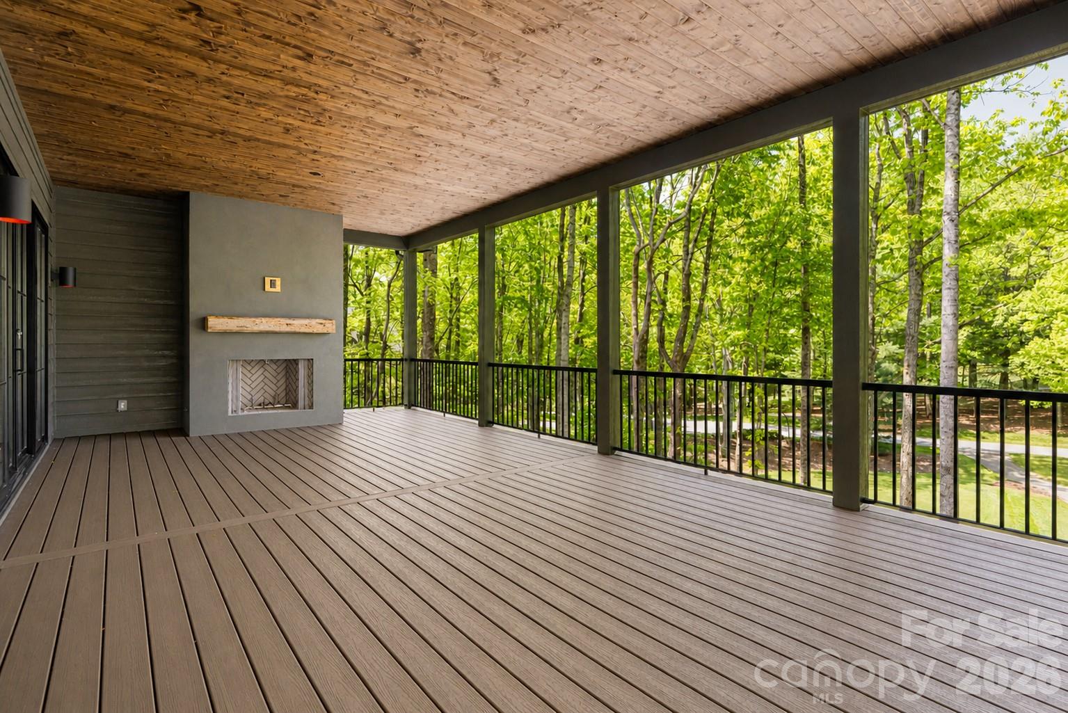 99 Little Cherokee Ridge Hendersonville NC 28739