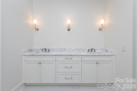99 Little Cherokee Ridge Hendersonville NC 28739