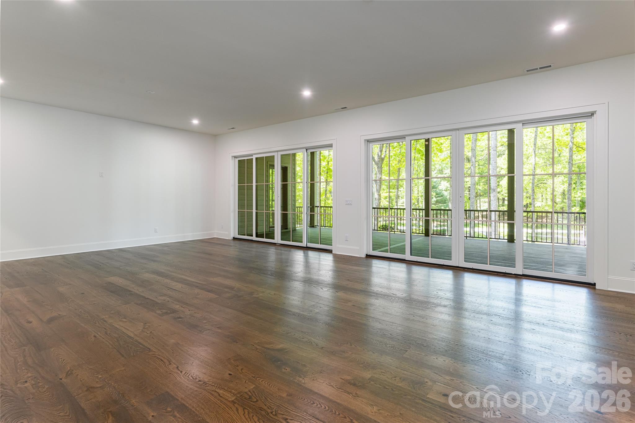 99 Little Cherokee Ridge Hendersonville NC 28739
