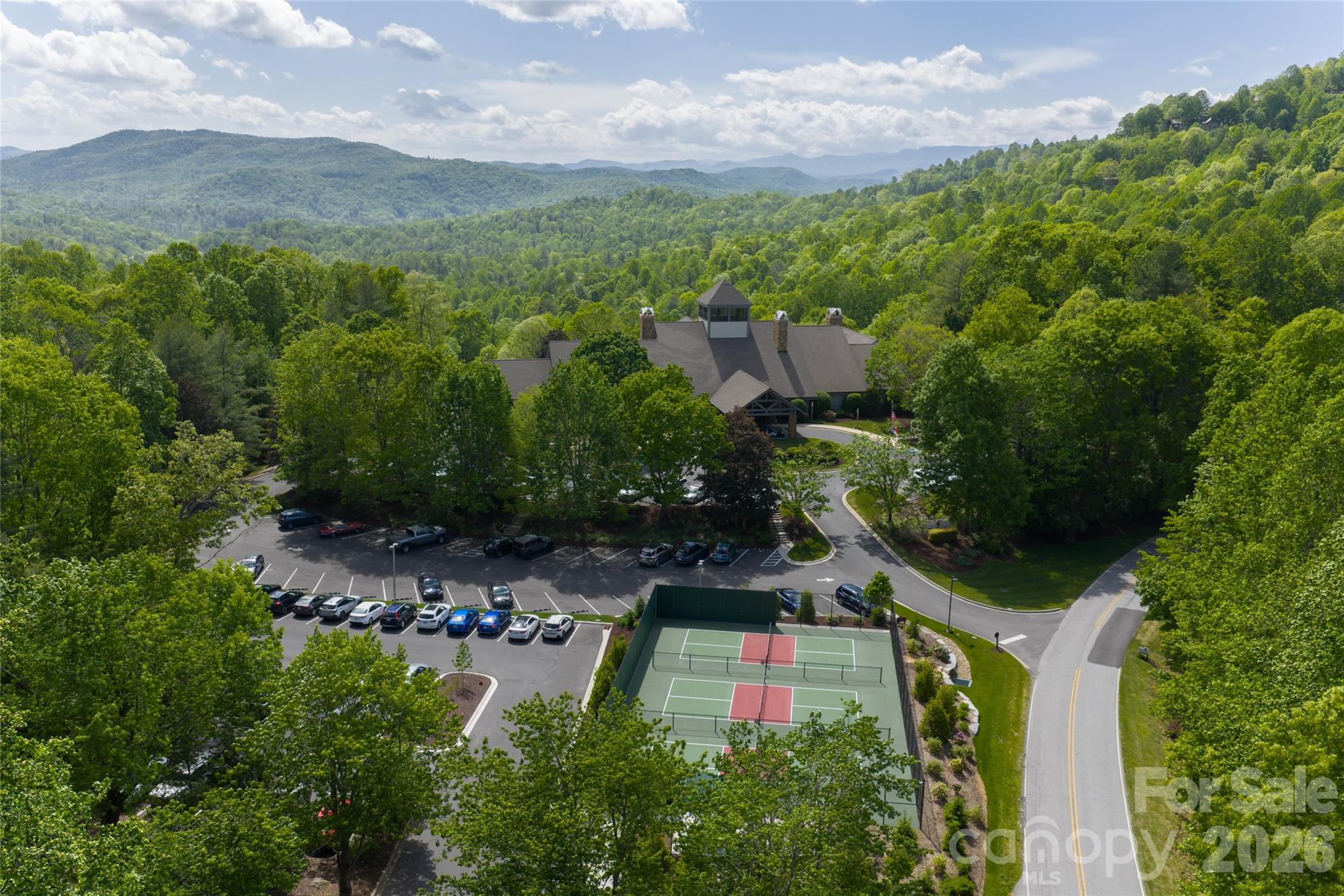 99 Little Cherokee Ridge Hendersonville NC 28739