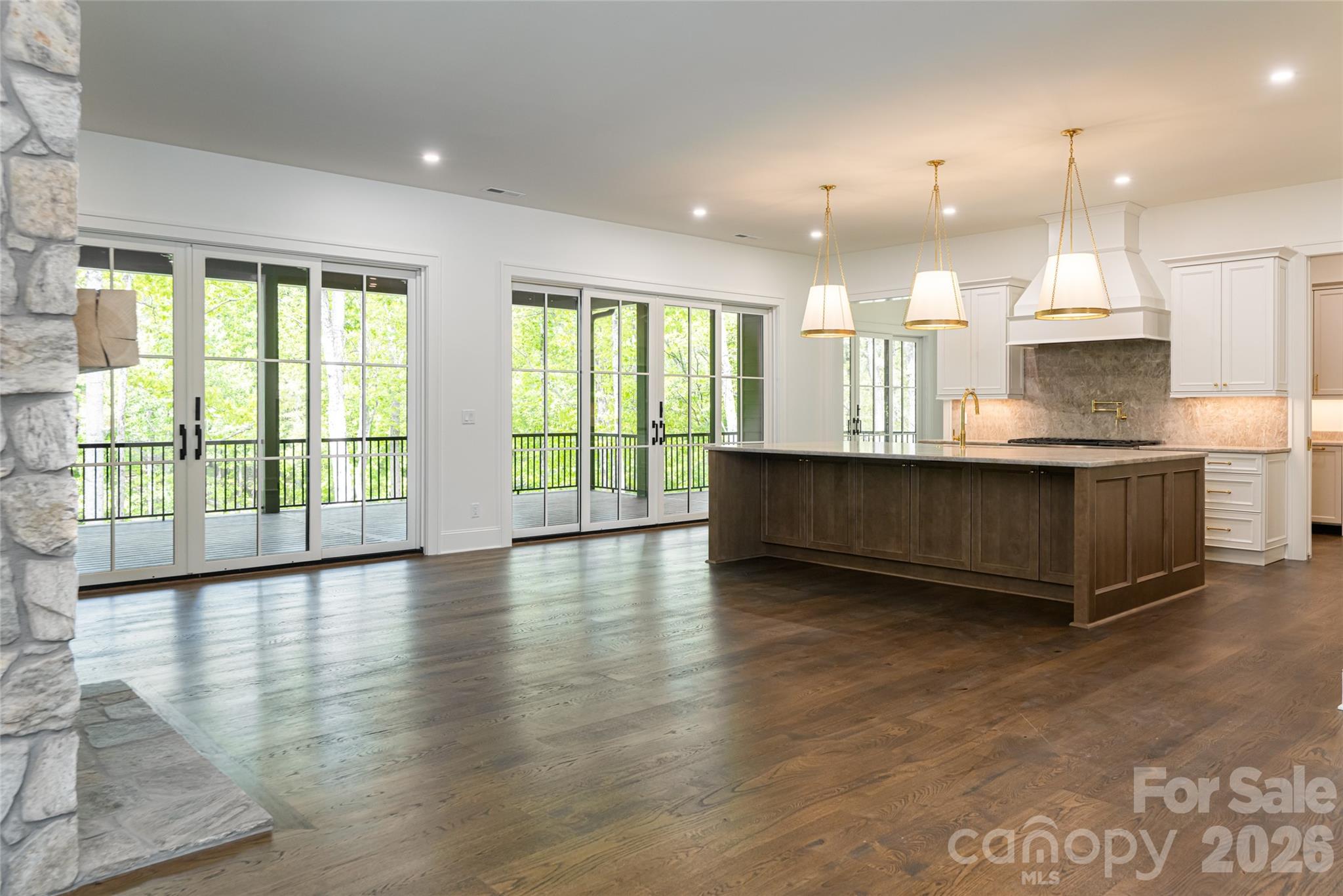 99 Little Cherokee Ridge Hendersonville NC 28739
