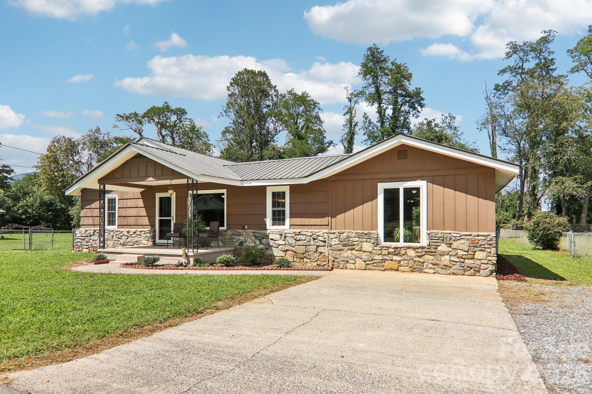 55 Polk Street Waynesville NC 28786