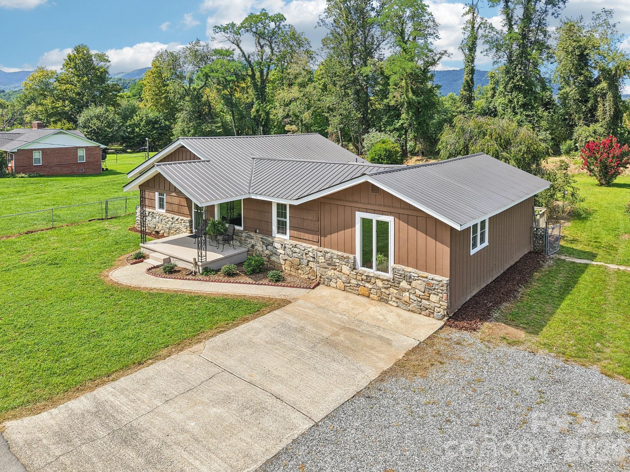 55 Polk Street Waynesville NC 28786