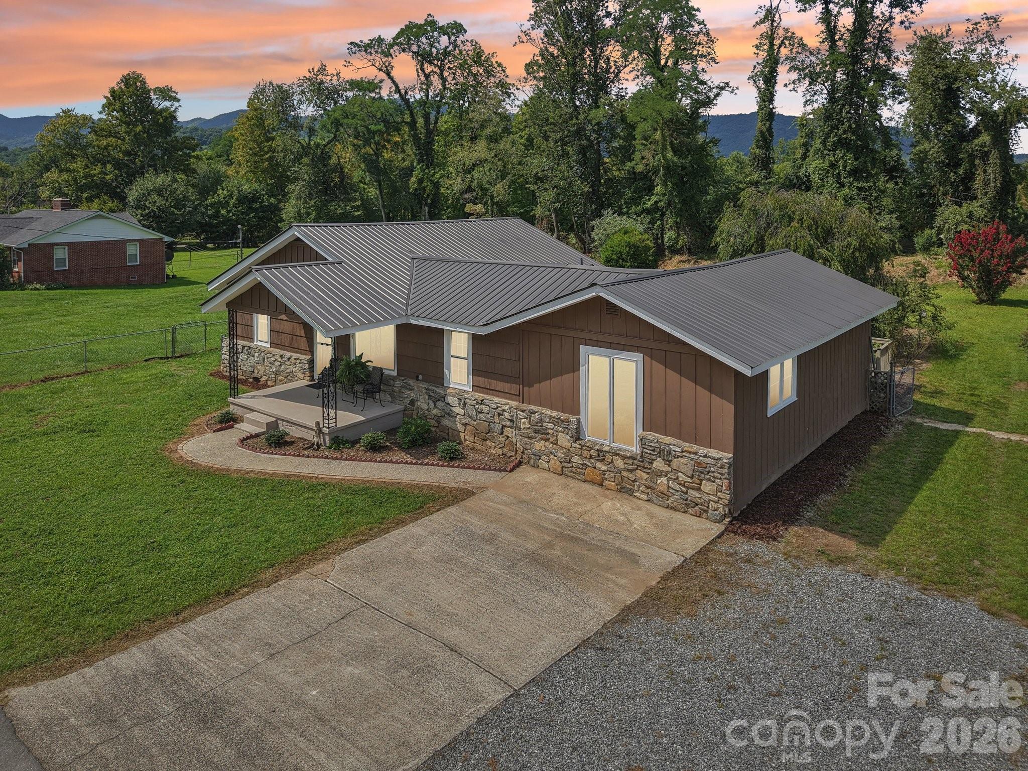 55 Polk Street Waynesville NC 28786