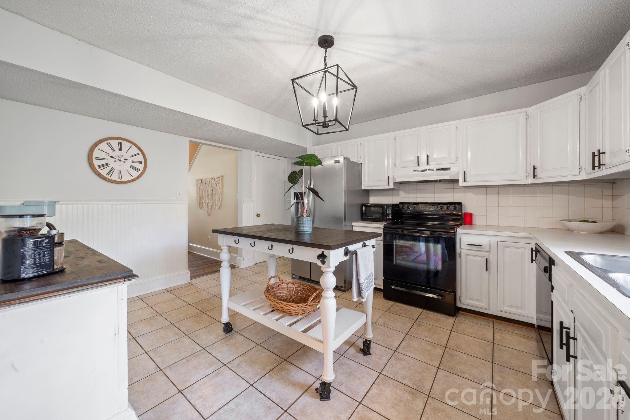 350 21st Avenue Drive NW Hickory NC 28601
