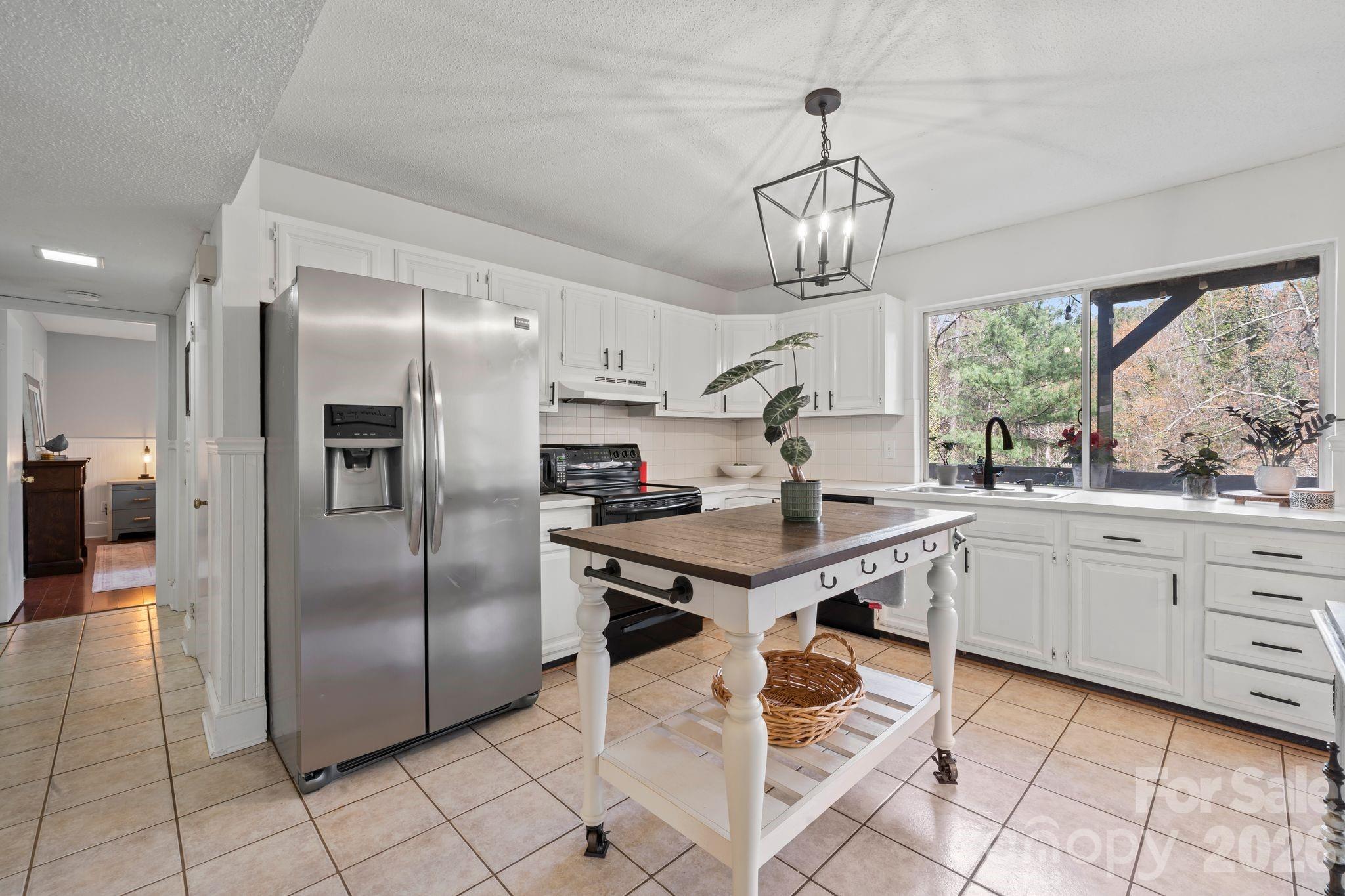 350 21st Avenue Drive NW Hickory NC 28601