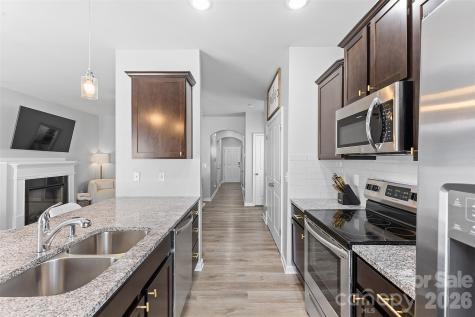 8048 Alderton Lane Charlotte NC 28215