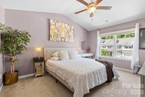 8048 Alderton Lane Charlotte NC 28215