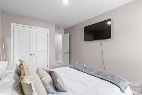 8048 Alderton Lane Charlotte NC 28215