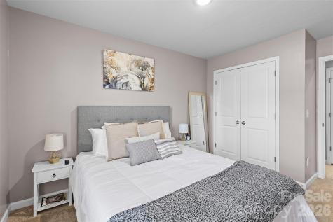 8048 Alderton Lane Charlotte NC 28215