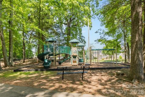 8048 Alderton Lane Charlotte NC 28215