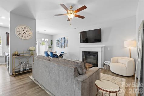 8048 Alderton Lane Charlotte NC 28215