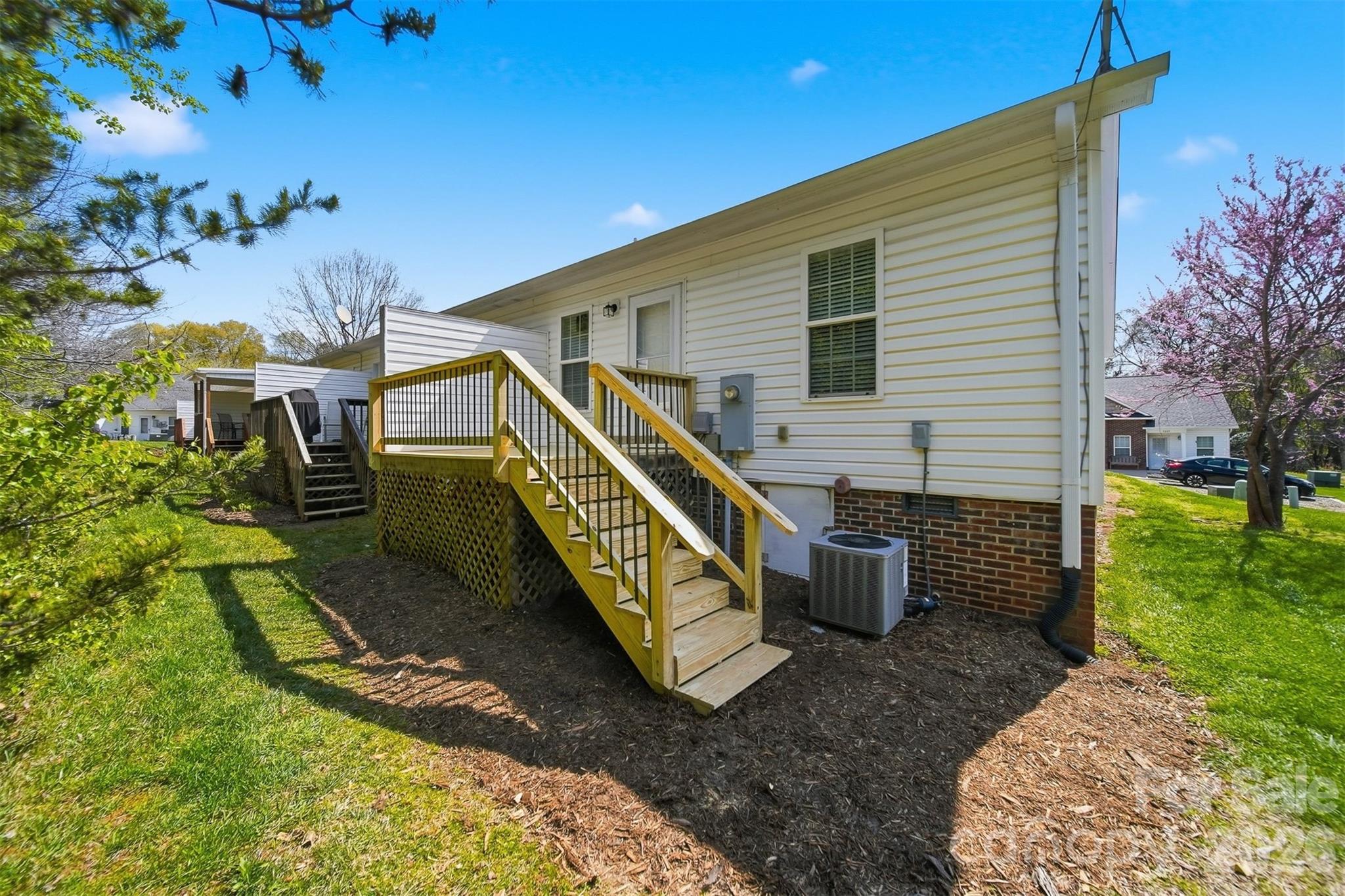 1662 Golden Cedar Lane Newton NC 28658