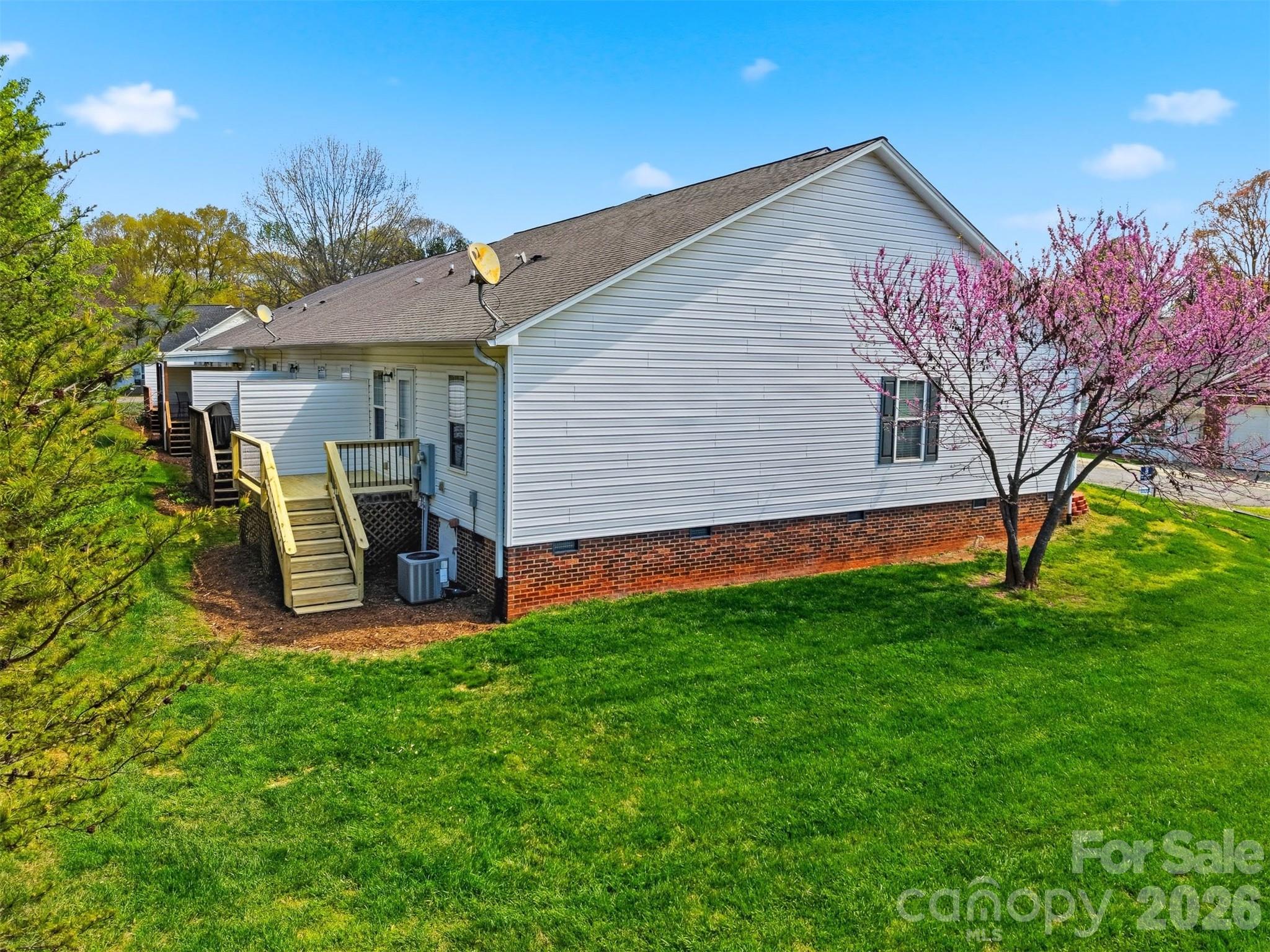 1662 Golden Cedar Lane Newton NC 28658