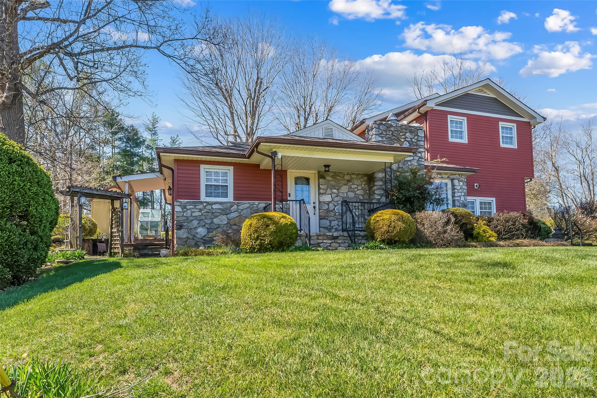 10 Woodmont Drive Asheville NC 28806