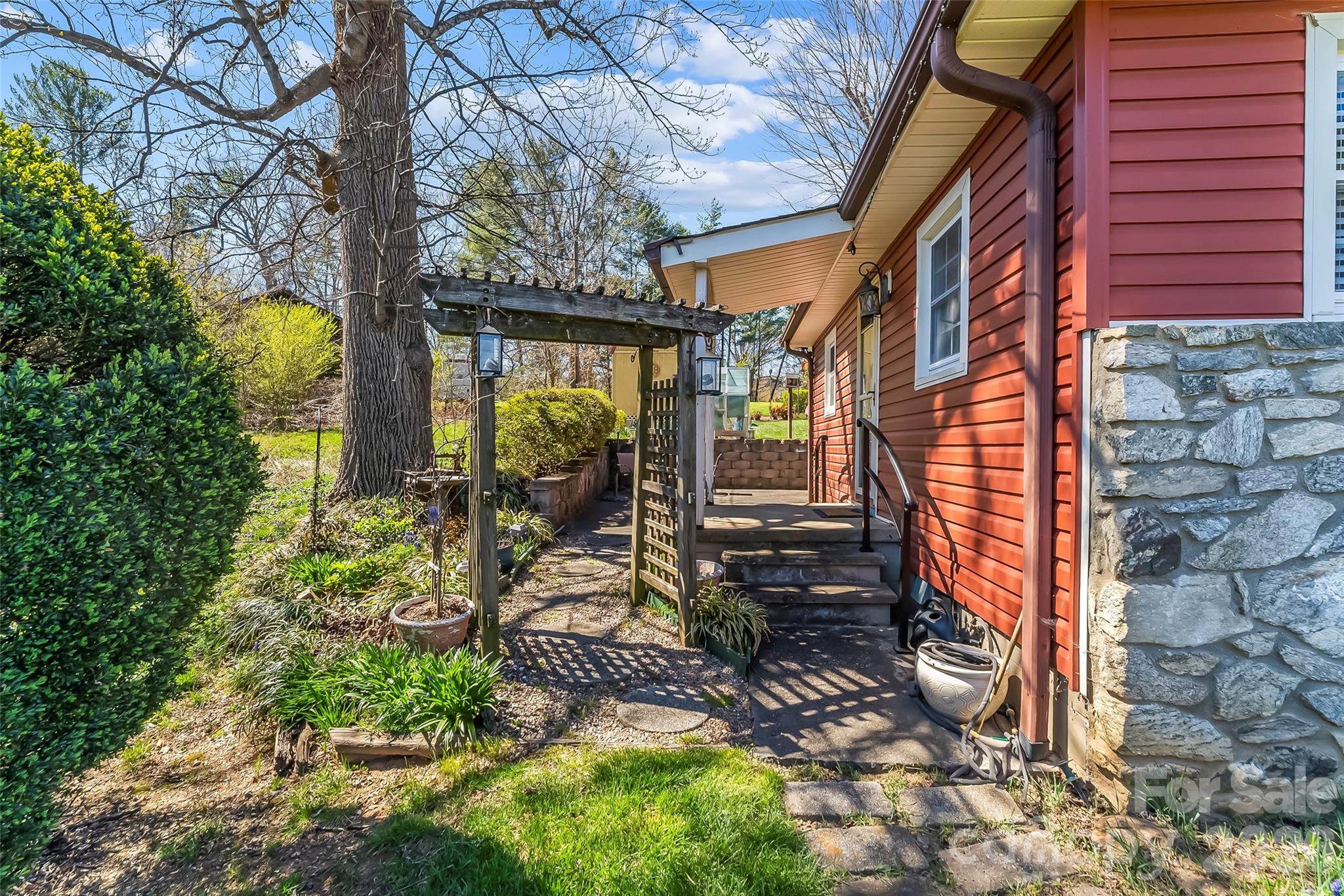 10 Woodmont Drive Asheville NC 28806