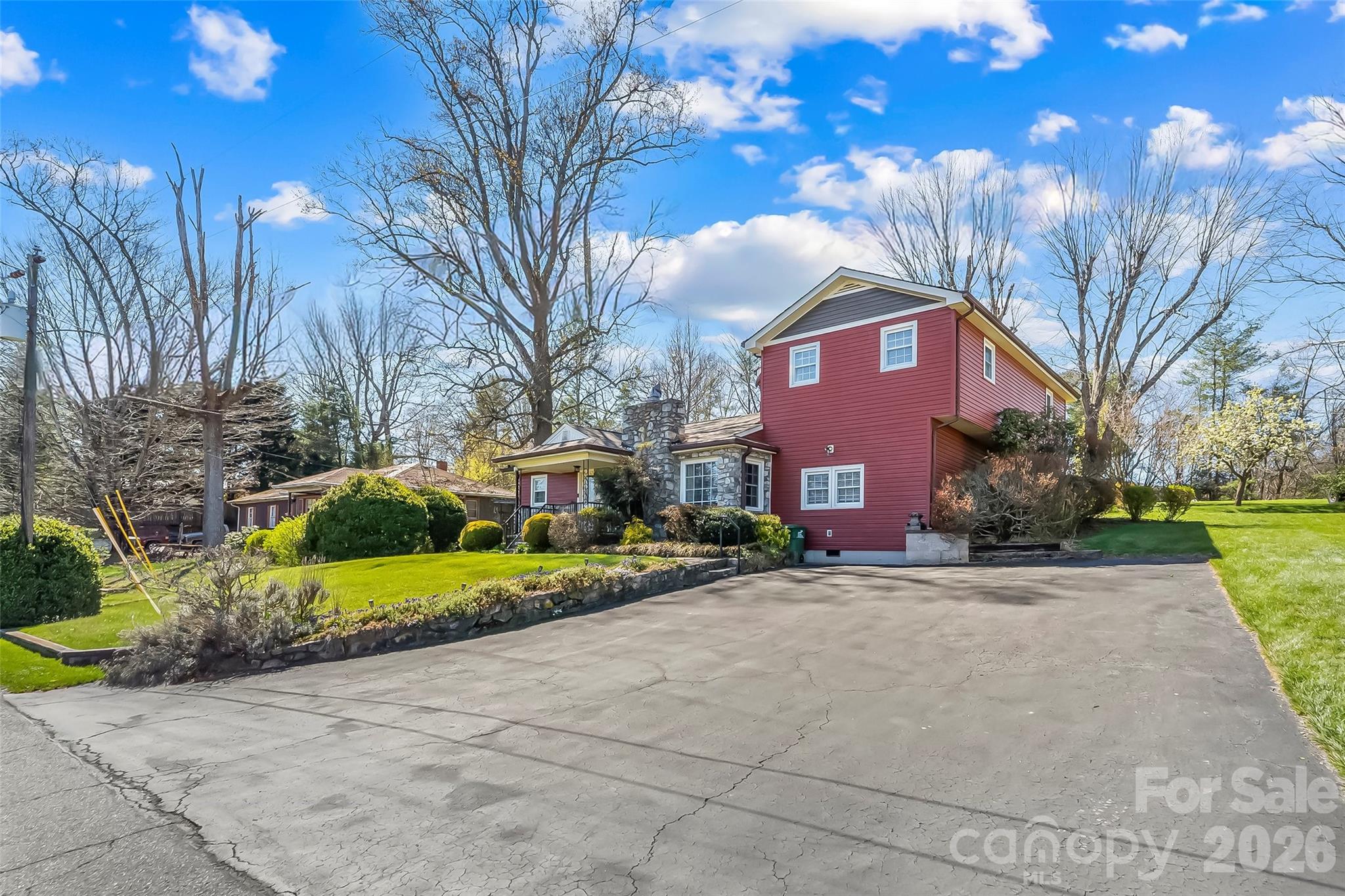 10 Woodmont Drive Asheville NC 28806