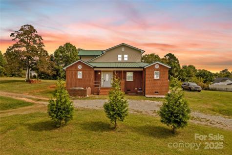 106 Emlee Street Lexington NC 27295