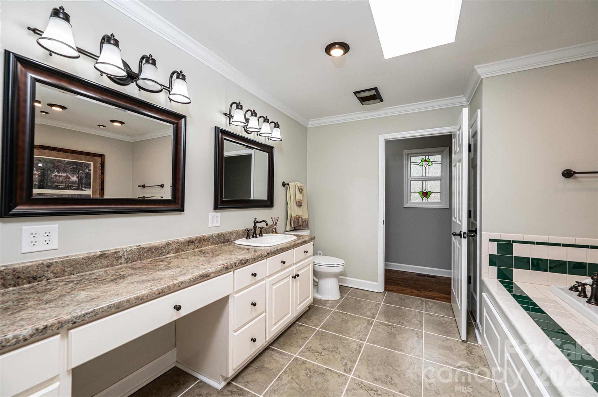 923 1st Street NE Hickory NC 28601