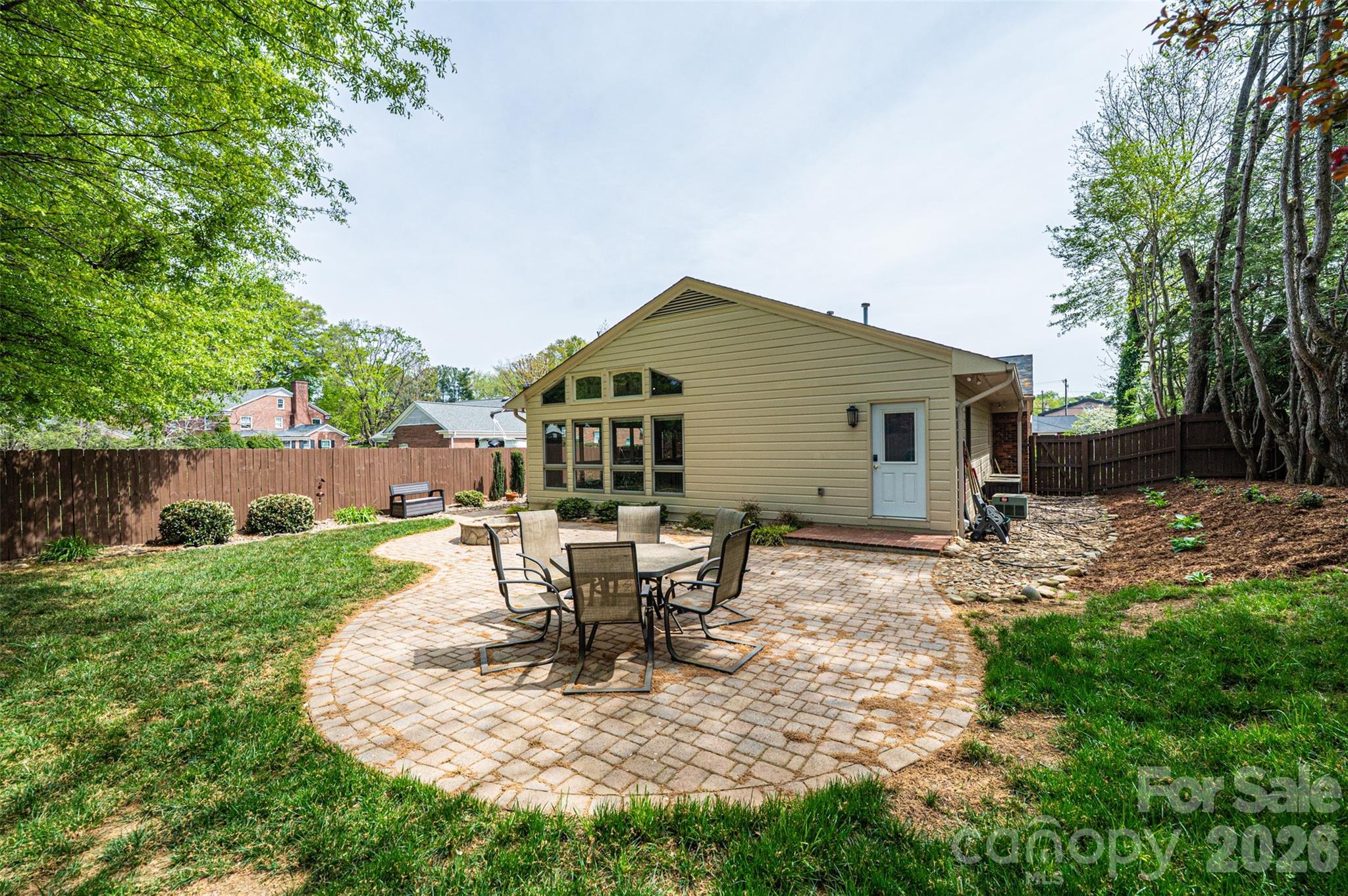 923 1st Street NE Hickory NC 28601