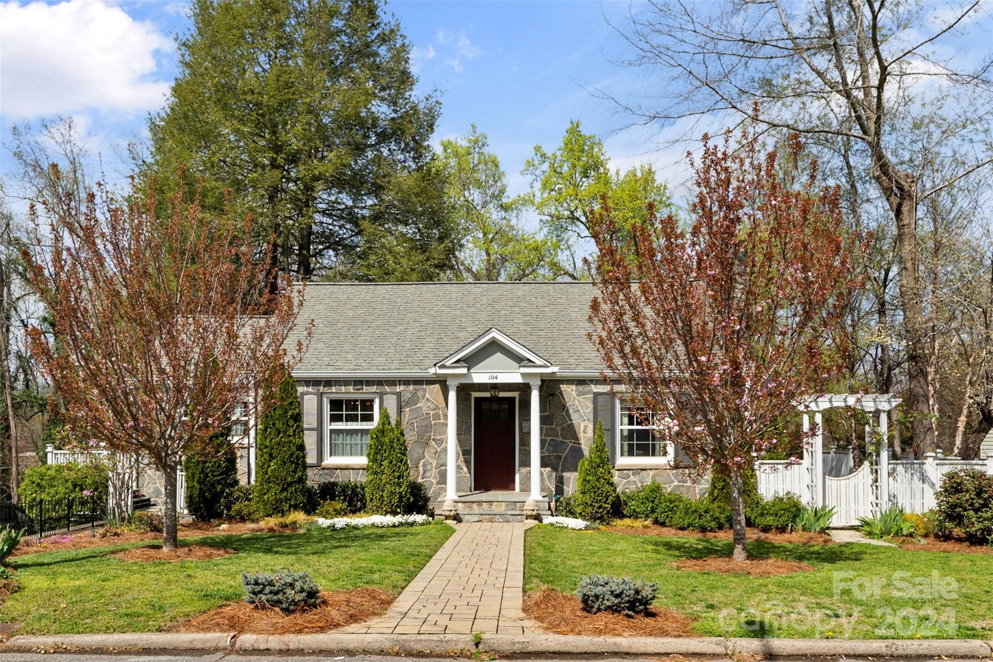 104 Jefferson Street Morganton NC 28655