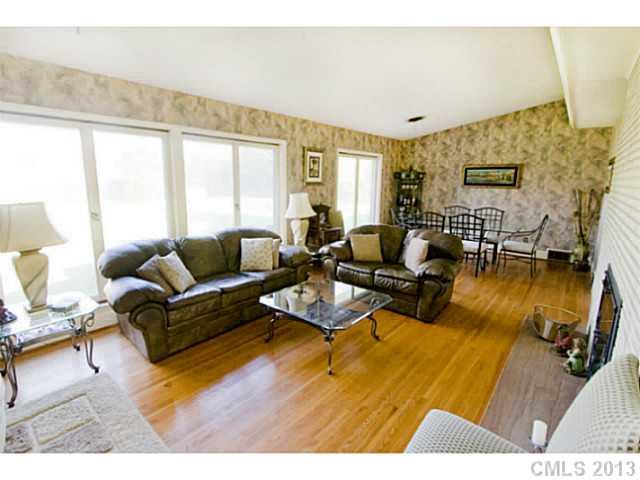 4213 Columbine Circle Charlotte NC 28211