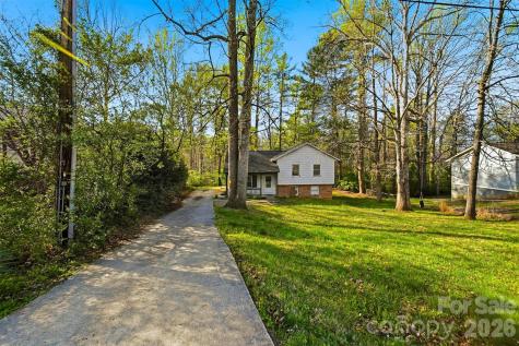 2374 Gingercake Court Lenoir NC 28645