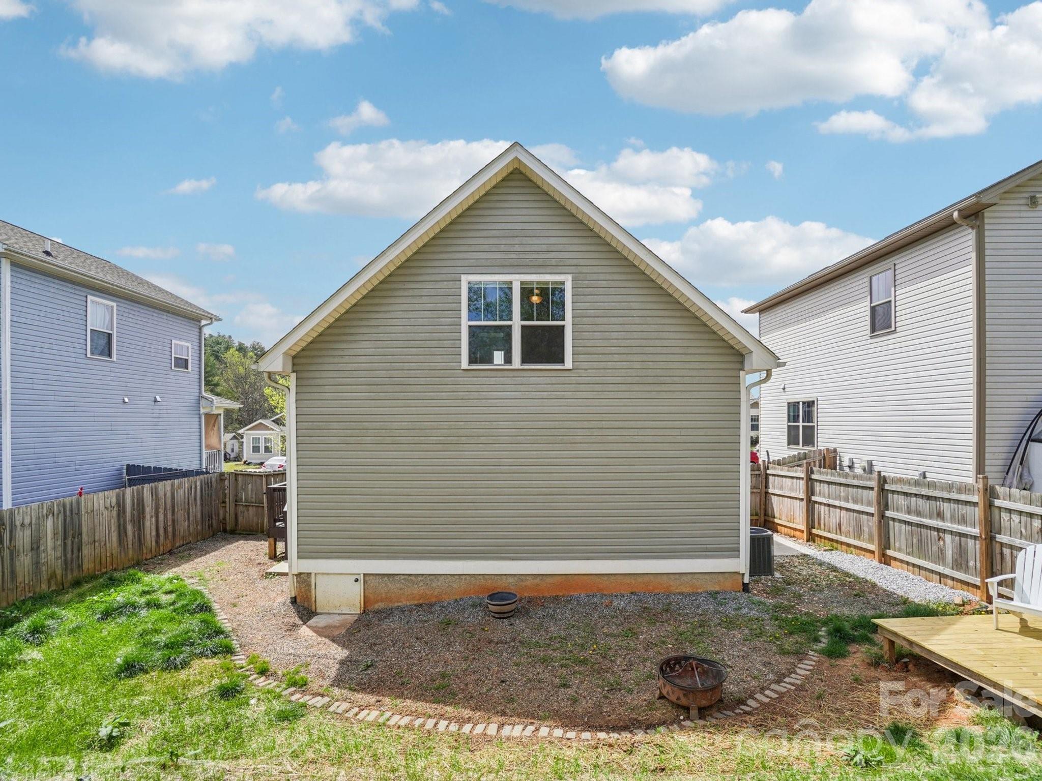 17 Yarrow Meadow Road Weaverville NC 28787