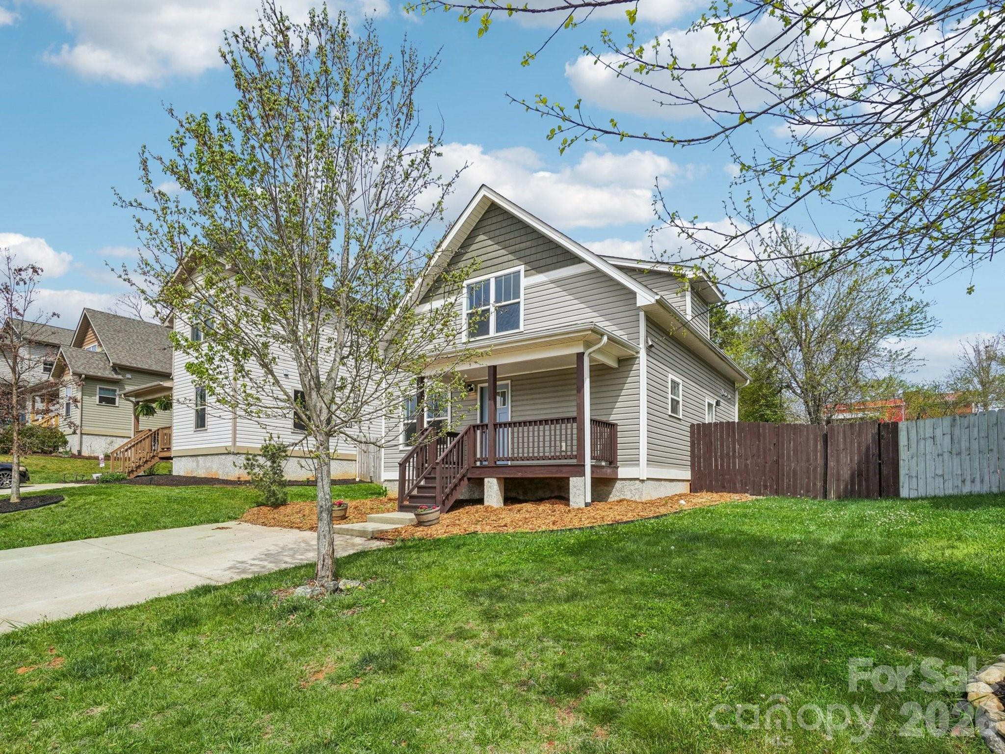 17 Yarrow Meadow Road Weaverville NC 28787