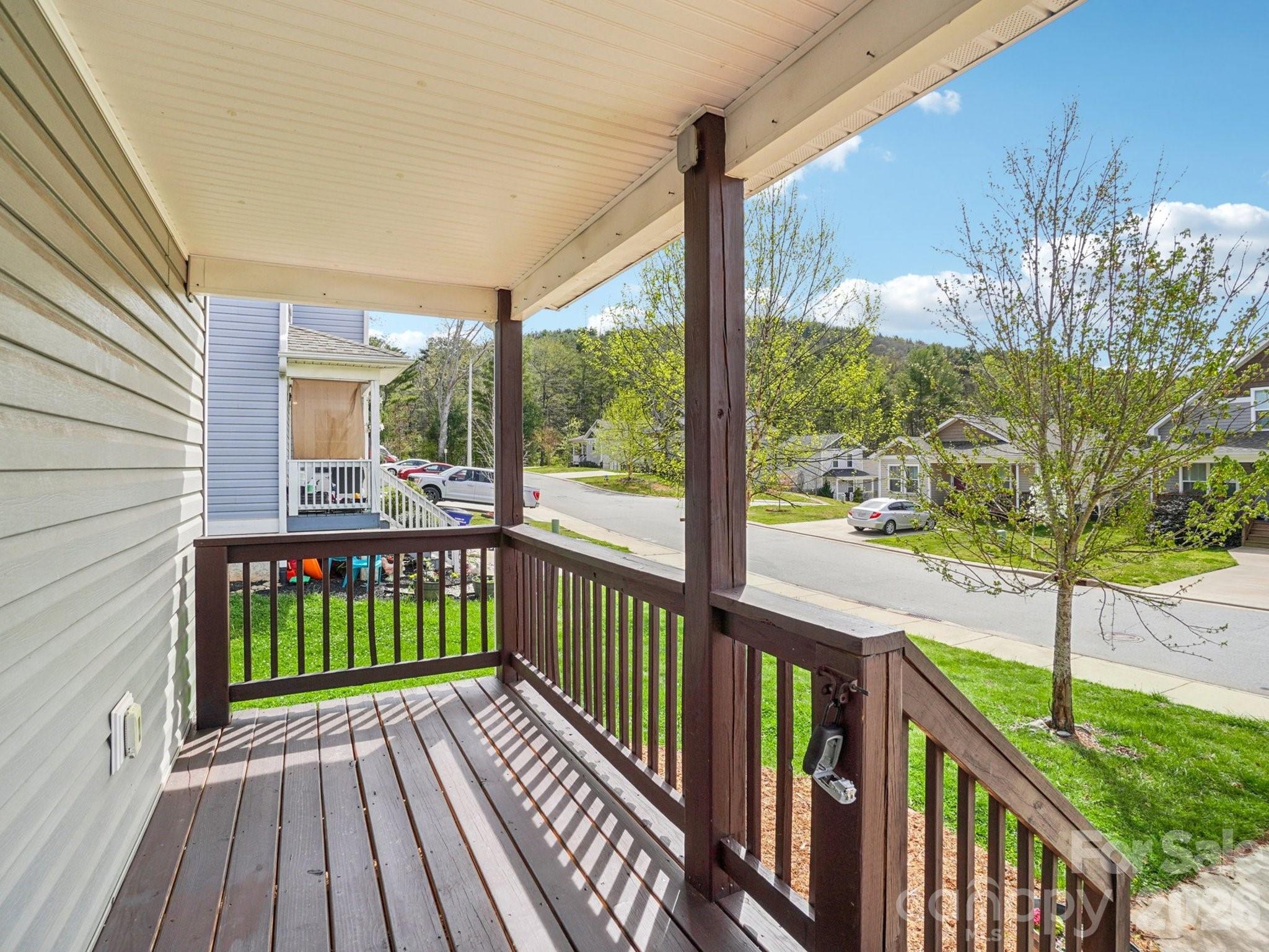 17 Yarrow Meadow Road Weaverville NC 28787
