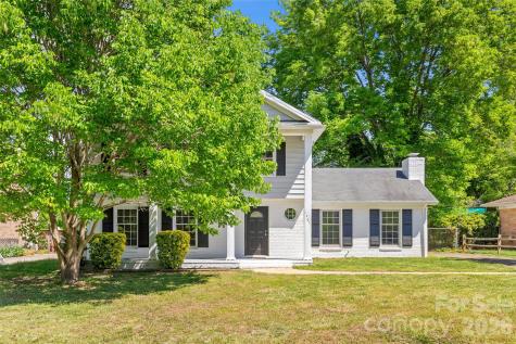 1401 Cedarwood Lane Charlotte NC 28212