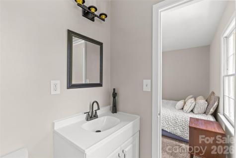 1401 Cedarwood Lane Charlotte NC 28212