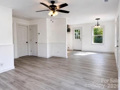 1123 Saratoga Drive Charlotte NC 28208