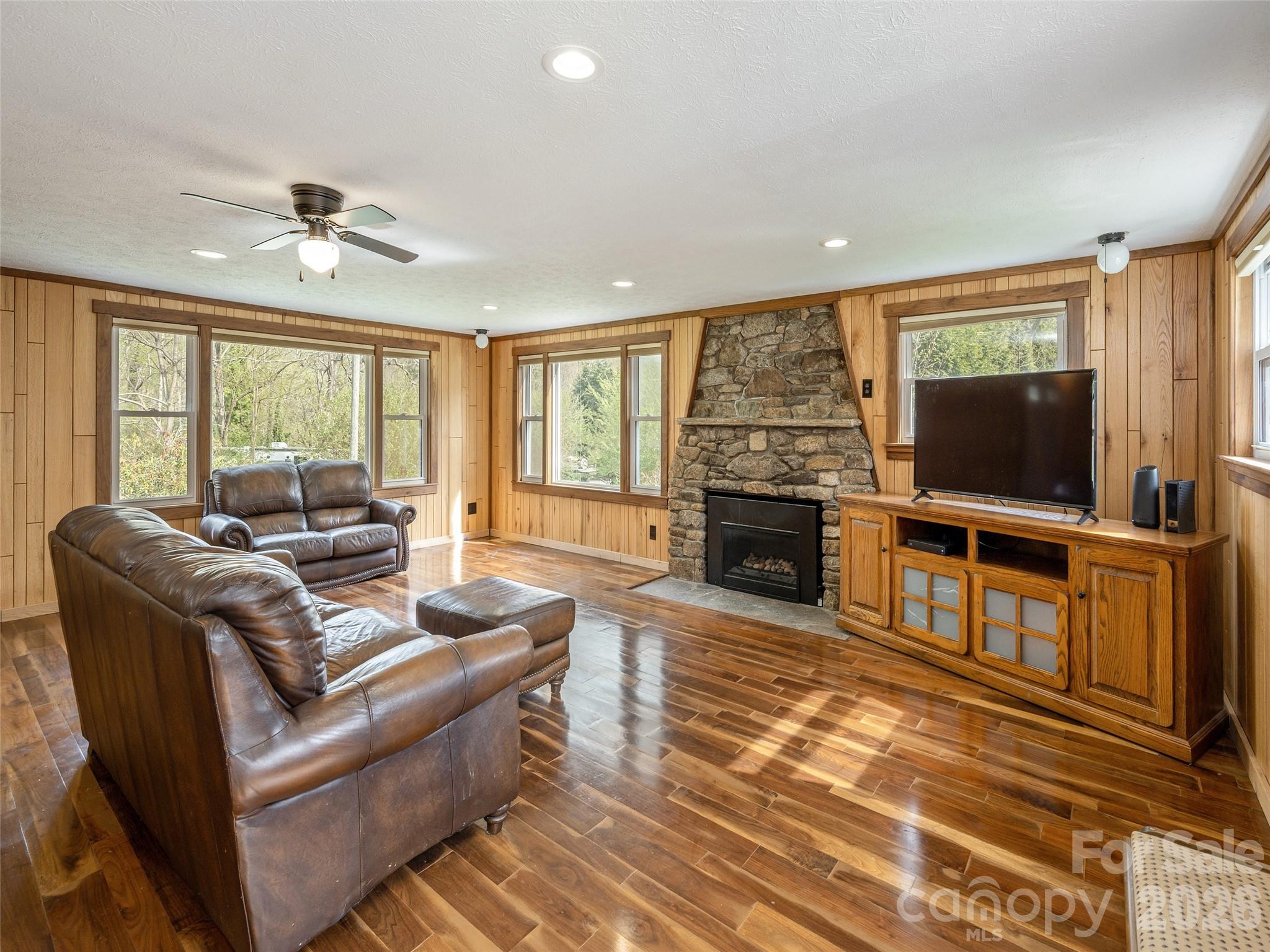 91 Rice Branch Road Asheville NC 28804