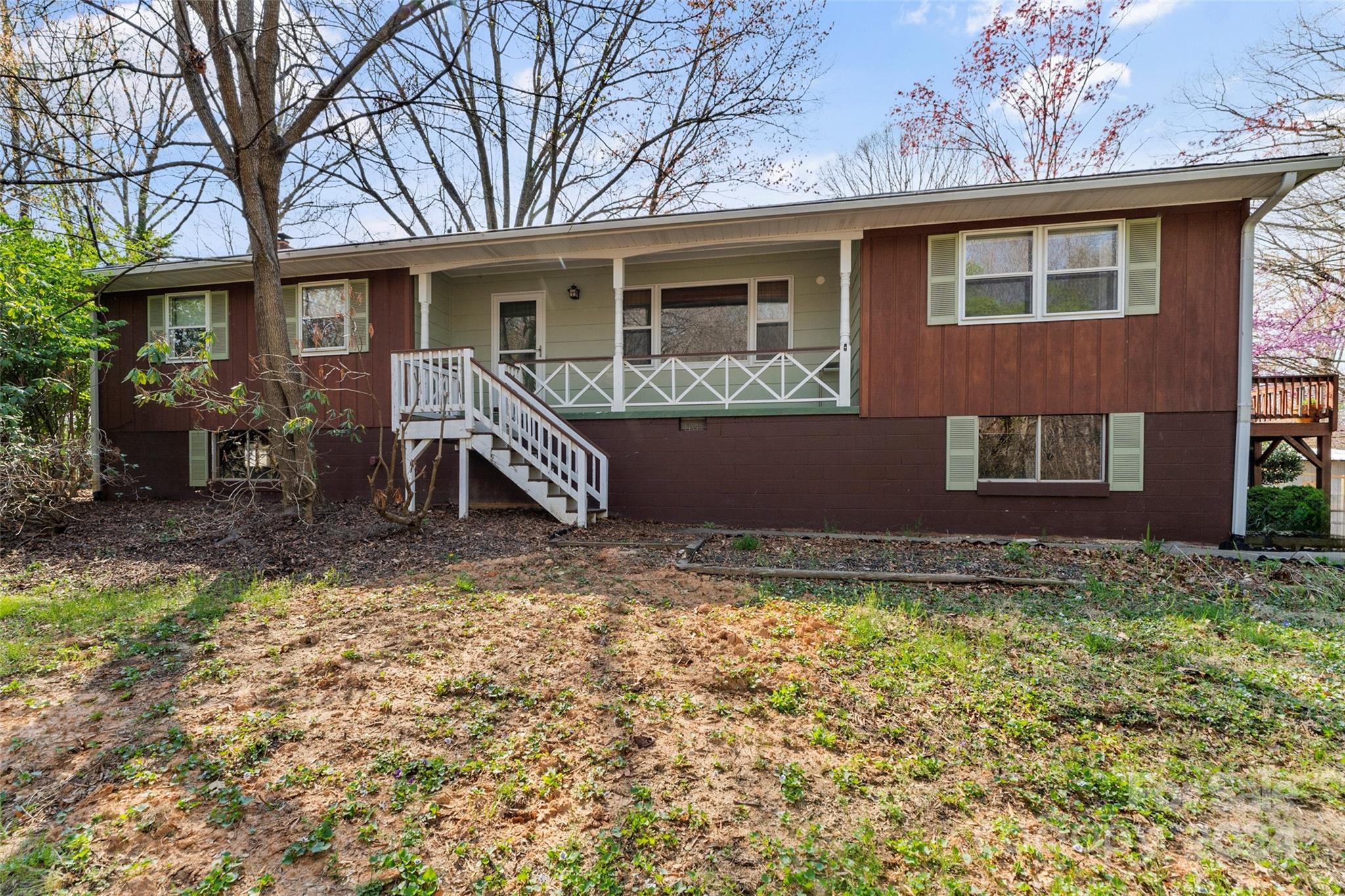 70 Queen Road Candler NC 28715