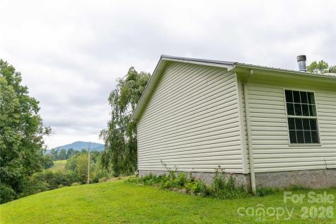 98 Cardinal Lane Burnsville NC 28714