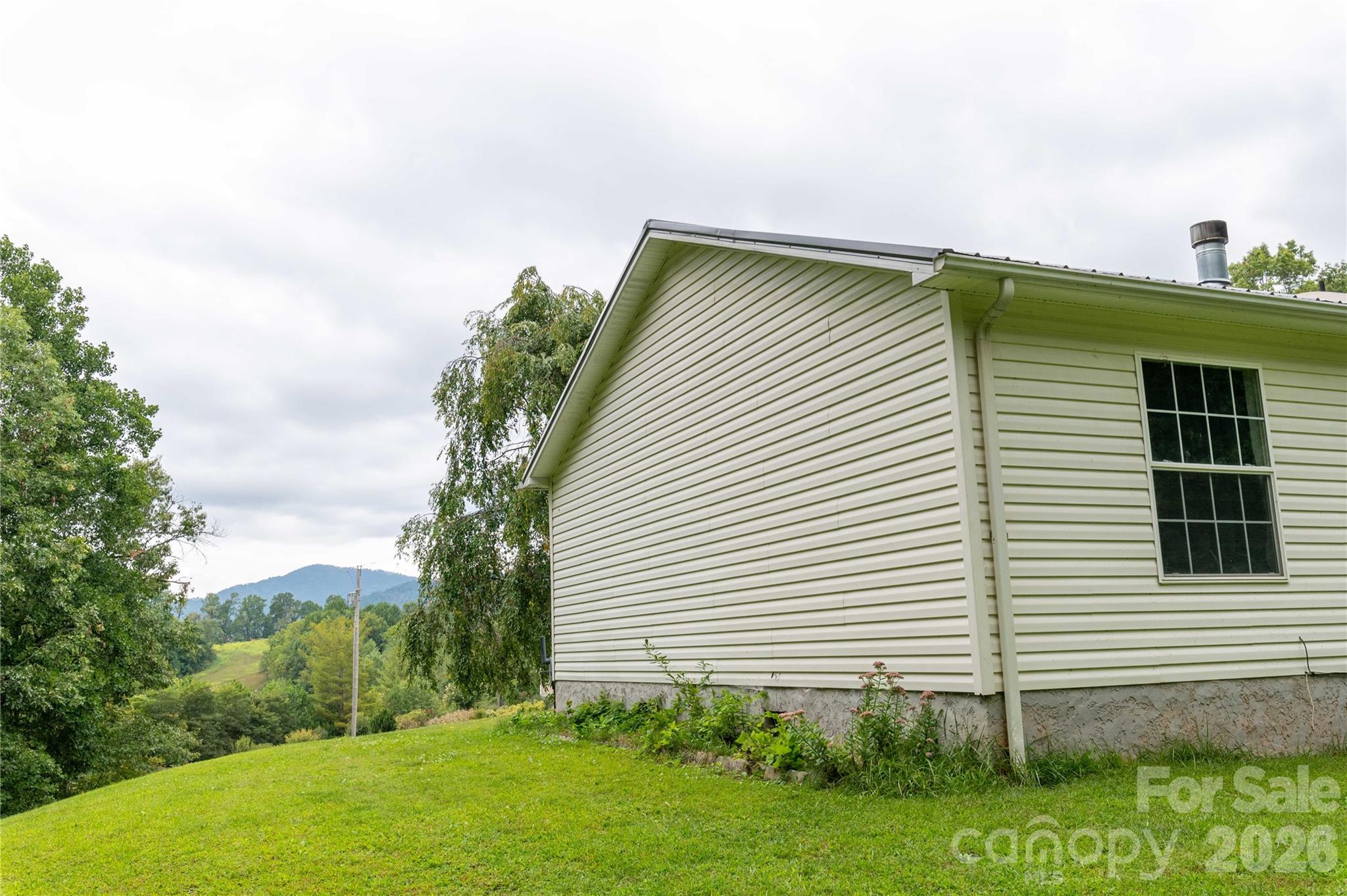98 Cardinal Lane Burnsville NC 28714