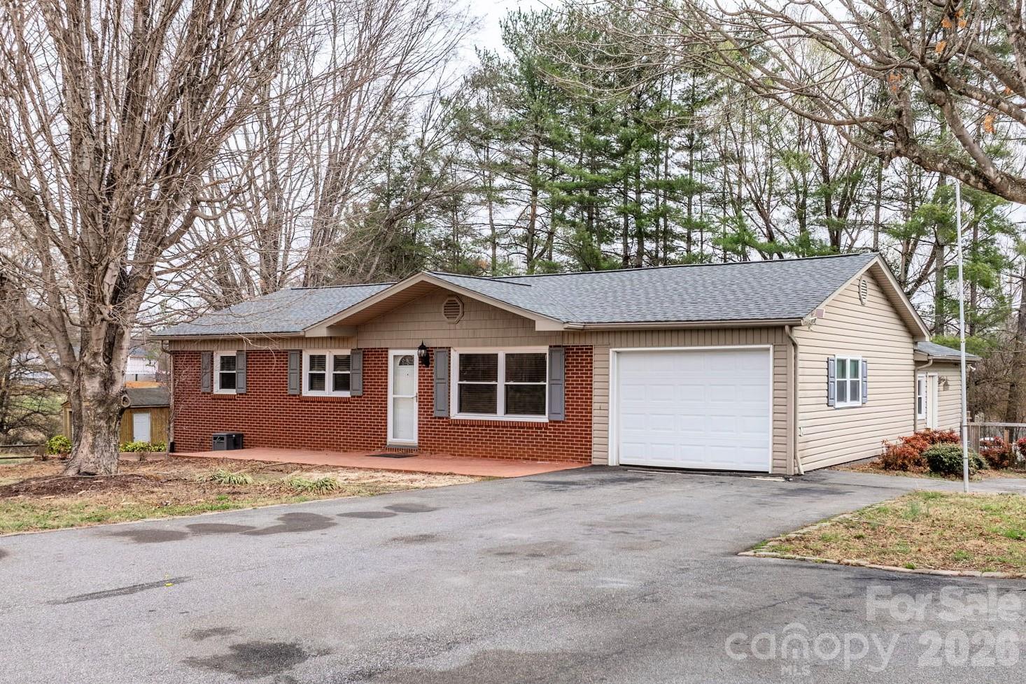 309 Sheldon Street Hudson NC 28638