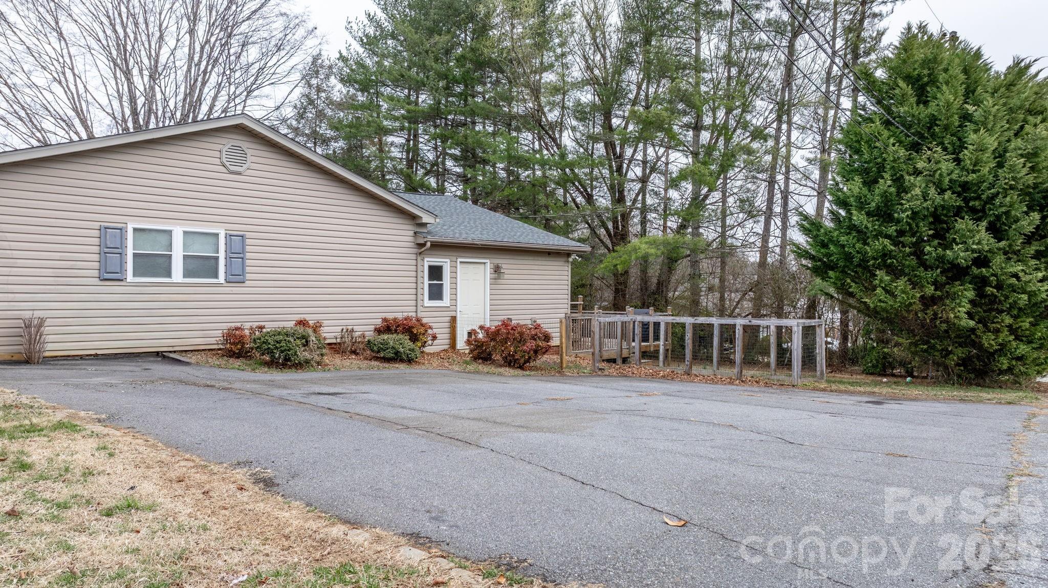 309 Sheldon Street Hudson NC 28638