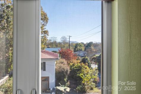 30 Dartmouth Street Asheville NC 28806