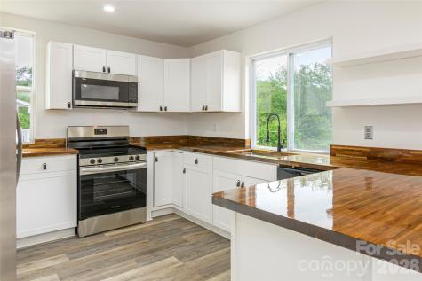 286 Berkeley Road Hendersonville NC 28792