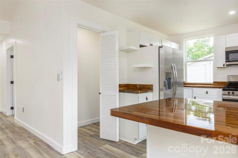 286 Berkeley Road Hendersonville NC 28792