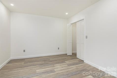 286 Berkeley Road Hendersonville NC 28792